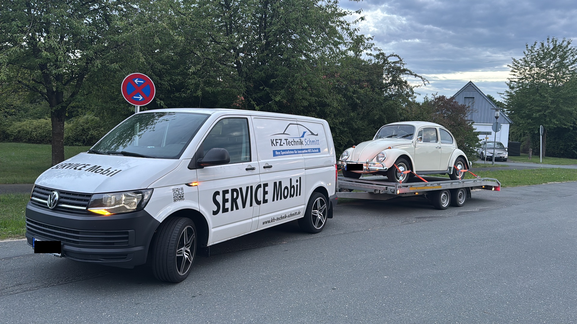 Abschleppdienst Oberhaid – VW Käfer auf Anhänger mit KFZ-Technik Schmitt Service Mobil